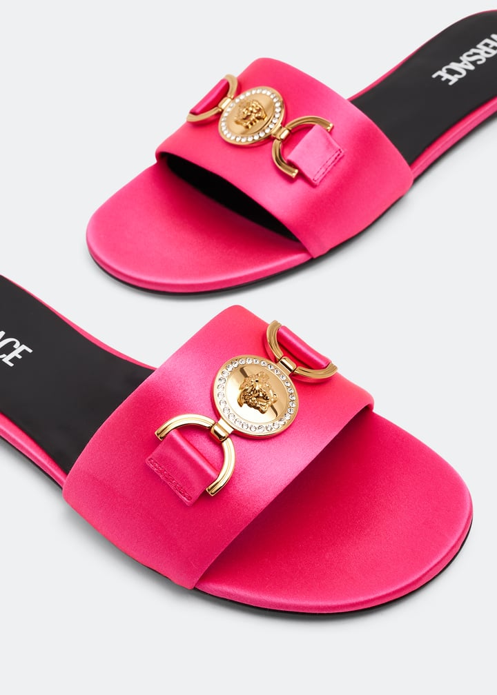 サンダル・ミュール VERSACE Fuchsia satin Medusa Aevitas sandals Medusa Aevitas satin platform pumps in pink - Versace
