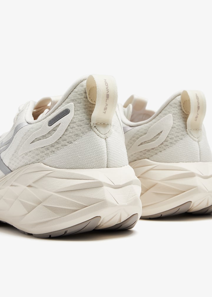 1011b887-200_5.jpg?ts=20240719030512