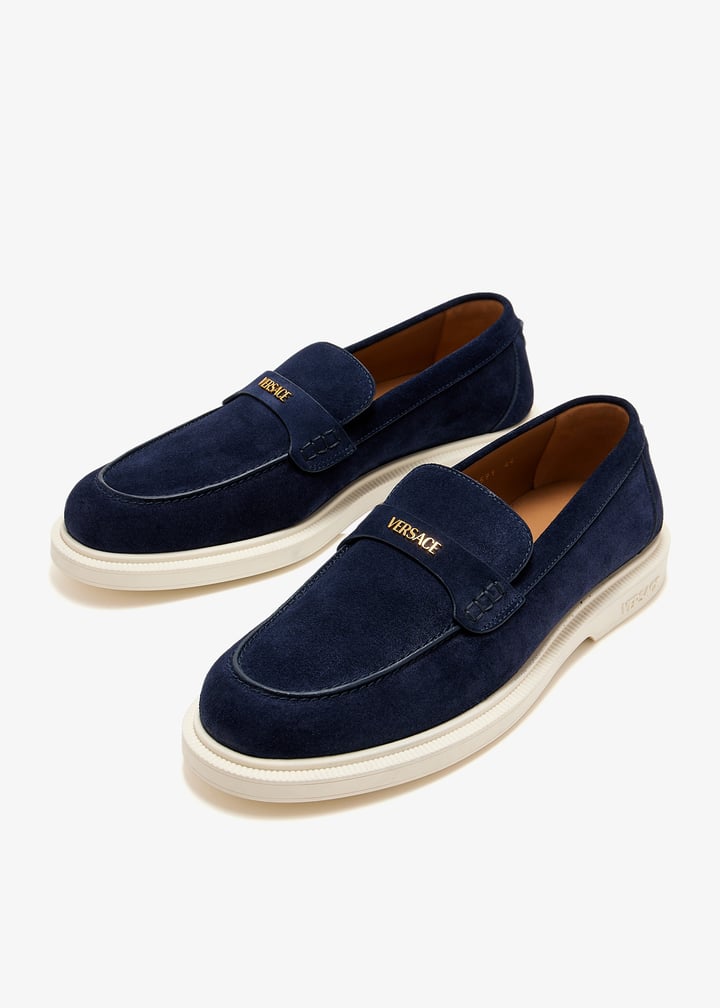 【関税込み】Versace ネイビー Giuliano スエード ローファー Giuliano Suede Loafers Blue | VERSACE US