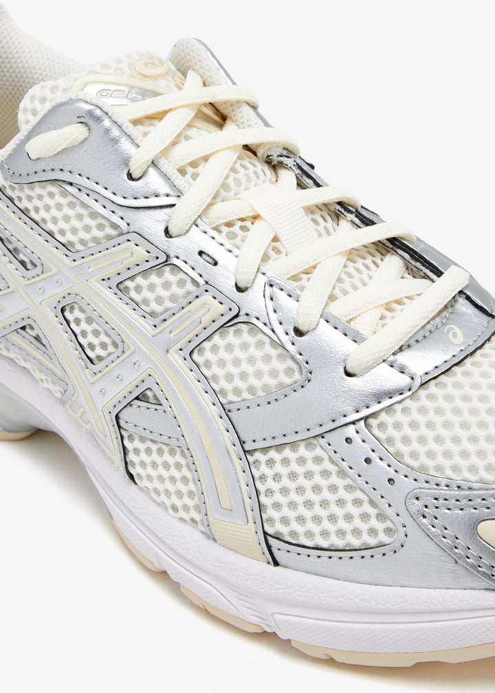 ASICS GEL-1130 运动鞋，适合女士- 白色| Level Shoes