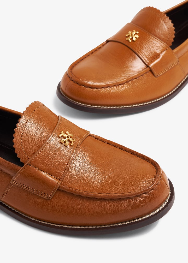 TORY BURCH 177235200 関税送料込 Tory Burch 138724 Britten Pebbled Black Leather With Gold