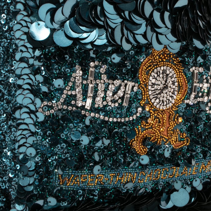 151818-drktel_2.jpg?ts=20220505182228