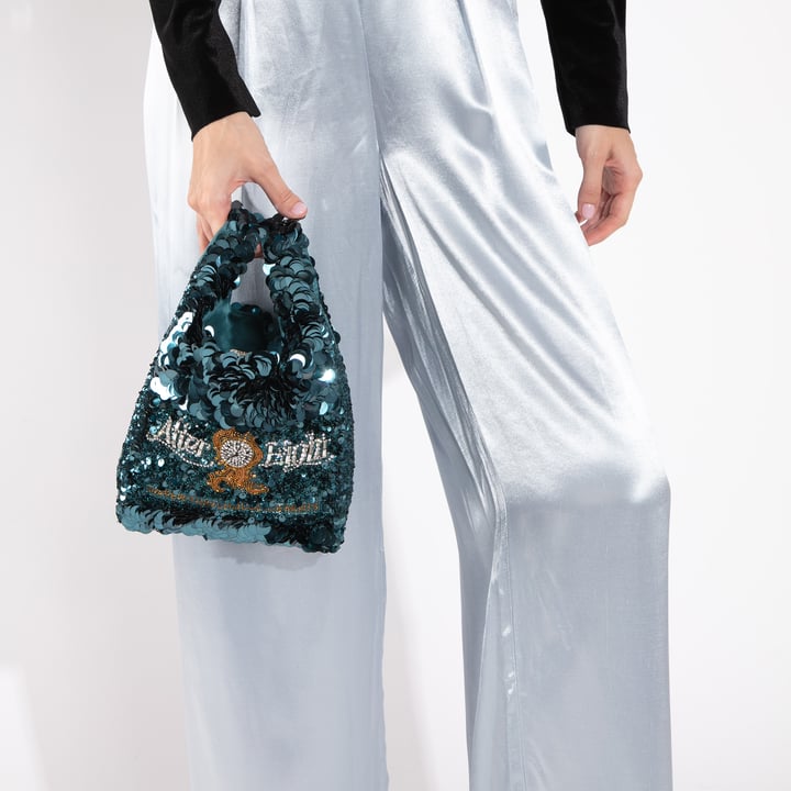 151818-drktel_4.jpg?ts=20220505182228