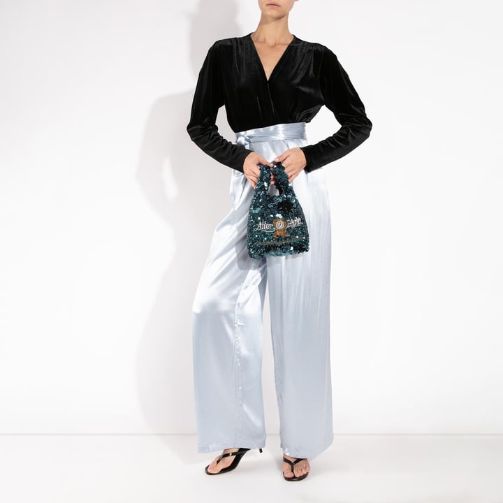 151818-drktel_5.jpg?ts=20220505182228