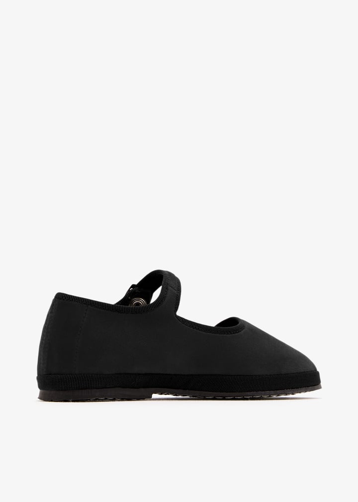 18e-black_6.jpg?ts=20251001115640