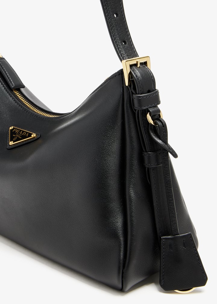 VIP価格.PRADA Medium Hobo Bag In Grainy Leather 関税送料込み VIP価格.PRADA Medium Hobo Bag In Grainy Leather 関税送料込み