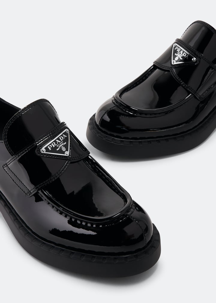 Prada女士巧克力色漆皮乐福鞋- 黑色阿联酋| level shoes