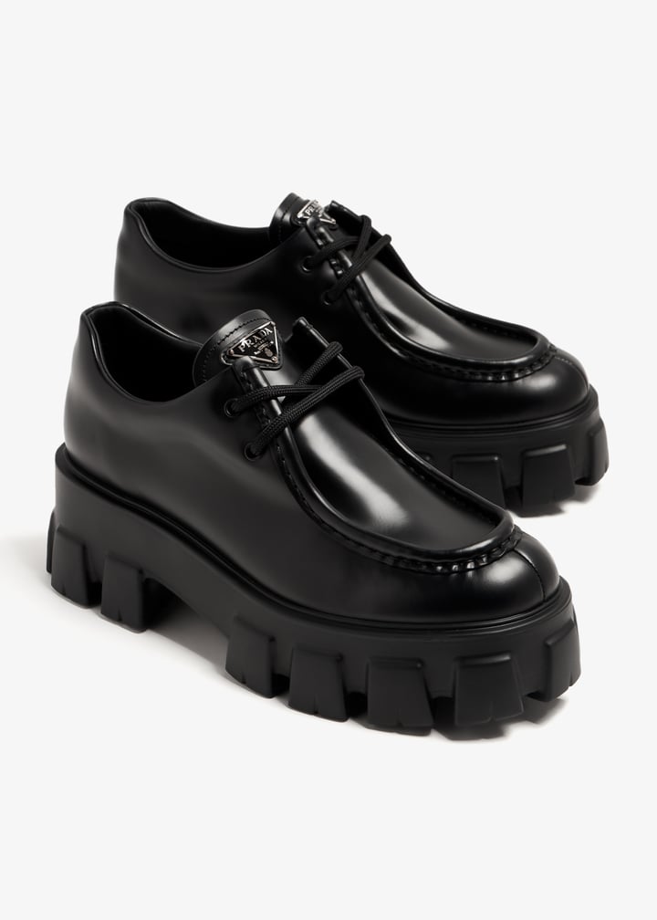 Prada monolith 女士拉丝皮革系带鞋- 黑色阿联酋| level shoes