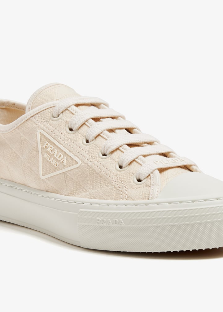 1e407n0353loff0018f_3.jpg?ts=20240228034514