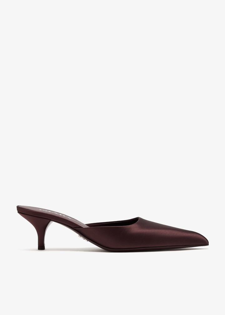 サンダル・ミュール PRADA SS25 Burgundy satin mules (1I975NFB055049 F0007) Prada Satin mules for Women - Burgundy in UAE | Level Shoes