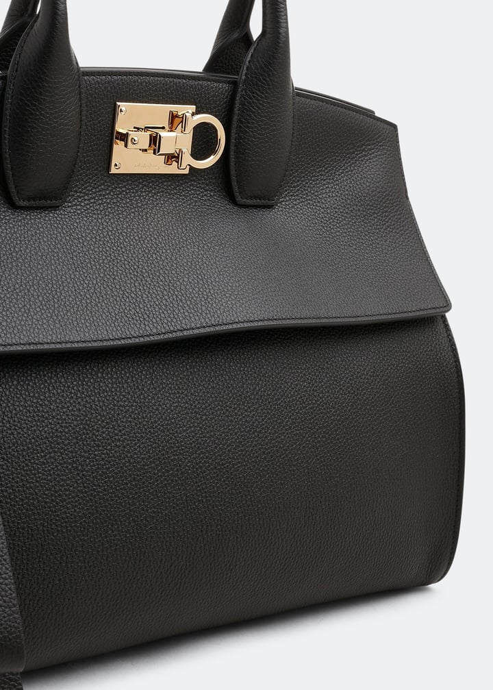 ★Ferragamo★211772 752737 スタジオ トートバッグ Ferragamo Studio soft bag (M) - Women | Ferragamo