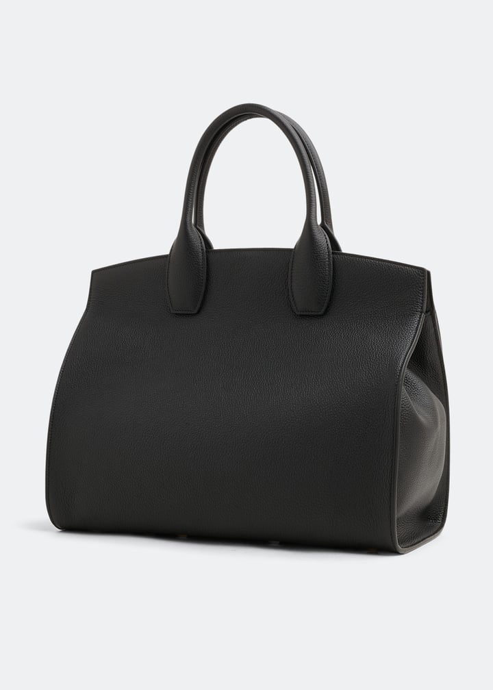 ★Ferragamo★211772 752737 スタジオ トートバッグ Ferragamo Studio soft bag (L) - Women | Ferragamo