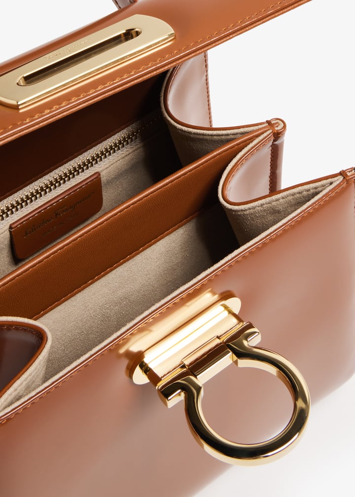 ★関税込み★ FERRAGAMO BROWN LEATHER TOP HANDLE BAG Ferragamo Iconic small top-handle bag for Women - Brown in