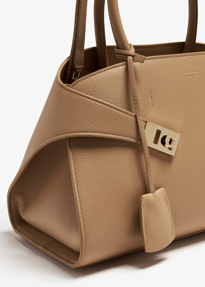 215608-769115_4.jpg?ts=20231116033012