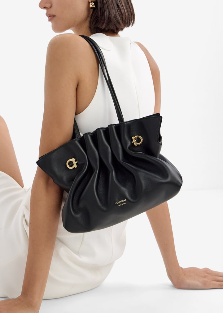 【送料&関税込】Ferragamo Soft Bag In Nappa Color Black Ferragamo Soft bag in black nappa - Black - Women | SHPIERCS