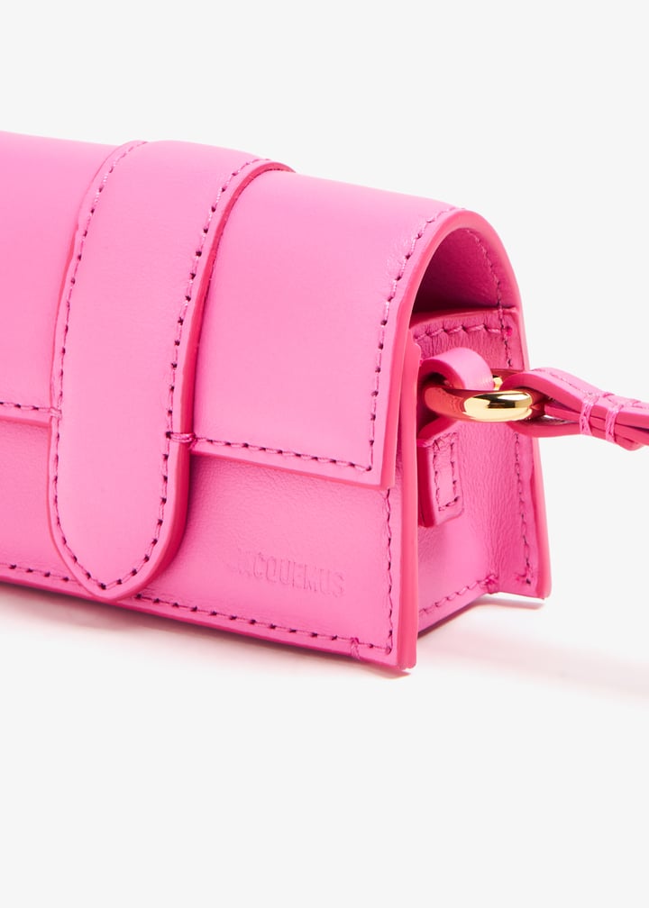 送料込/関税込■JACQUEMUS■Le Porte Bambino AirPods ケース Le Porte Bambino AirPods case in black - Jacquemus | Mytheresa