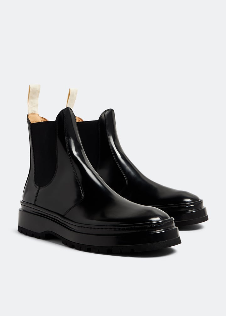 Jacquemus Les Chelsea Pavane boots for Women - Black in UAE