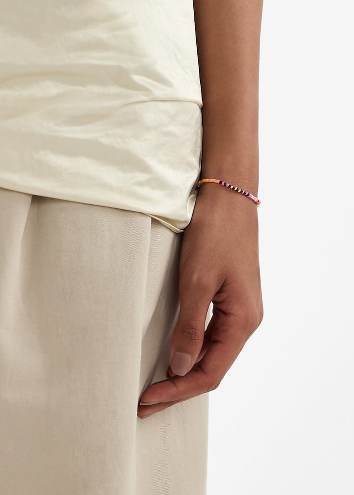 251-10-06-gold_2.jpg?ts=20250709205846