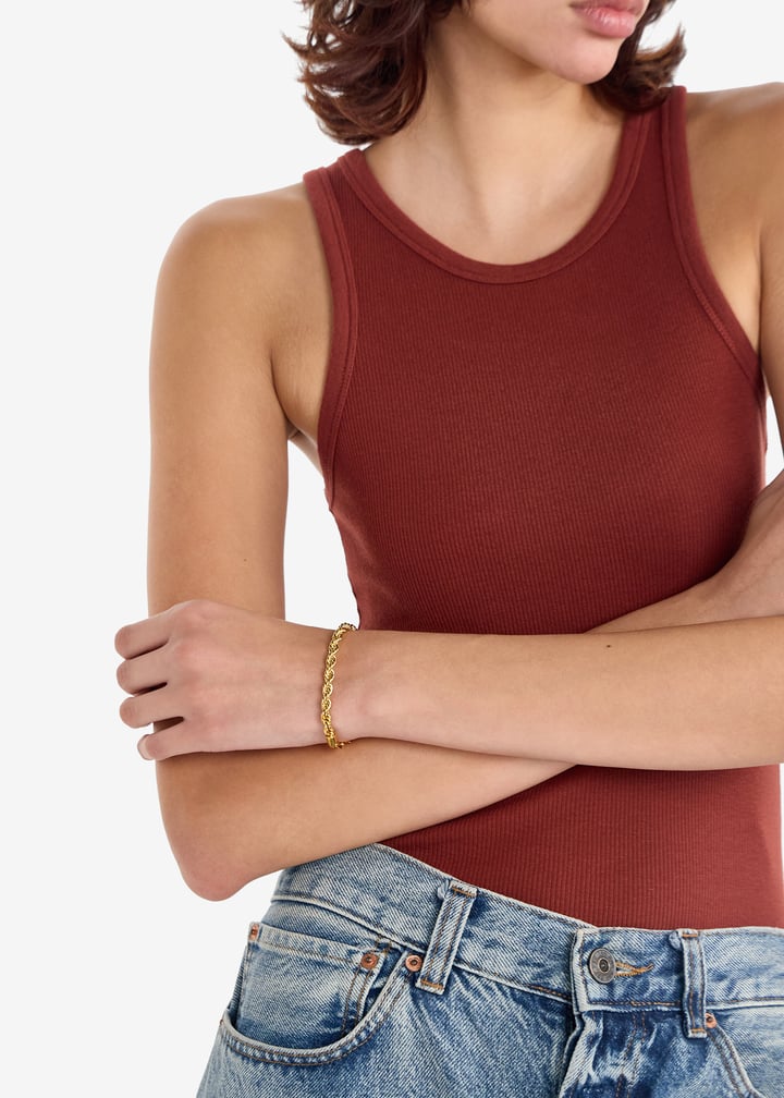 252-10-07-gold_2.jpg?ts=20250930030550