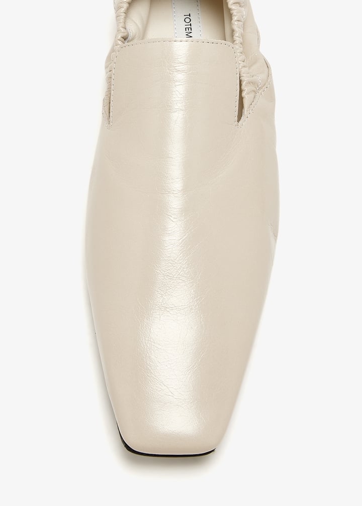 TOTEME Elastic-back leather loafers for Women - Cream in UAE