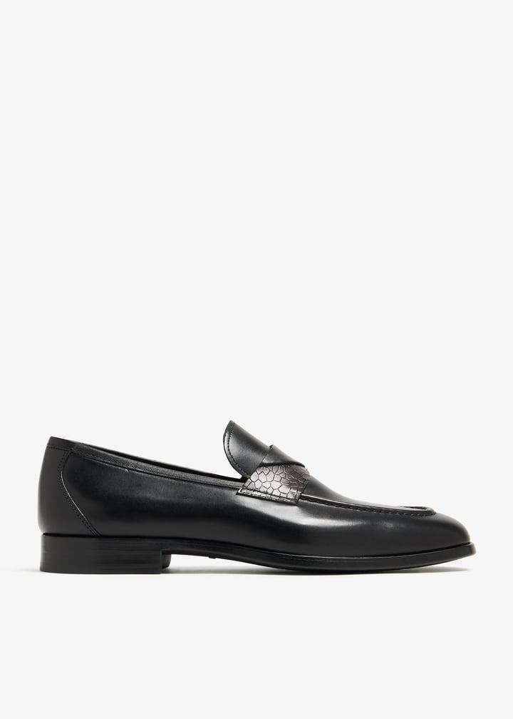Magnanni Leather loafers for Men Black in UAE Level Shoes