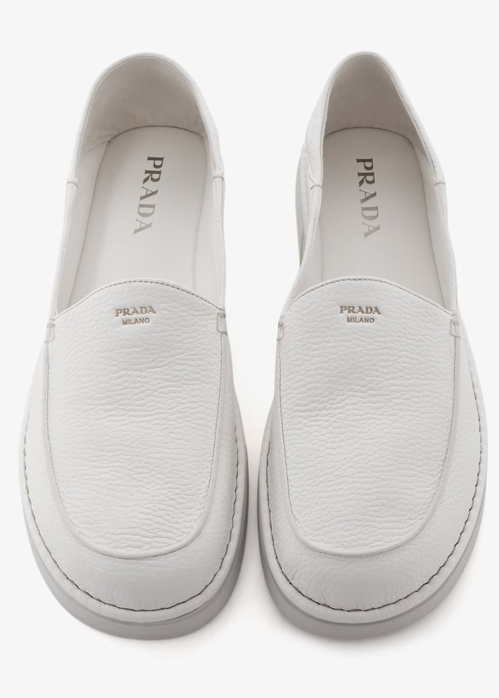 【送料&関税込】Prada Beige Nappa Leather Loafers 送料&関税込】Prada Beige Nappa Leather Loafers (PRADA