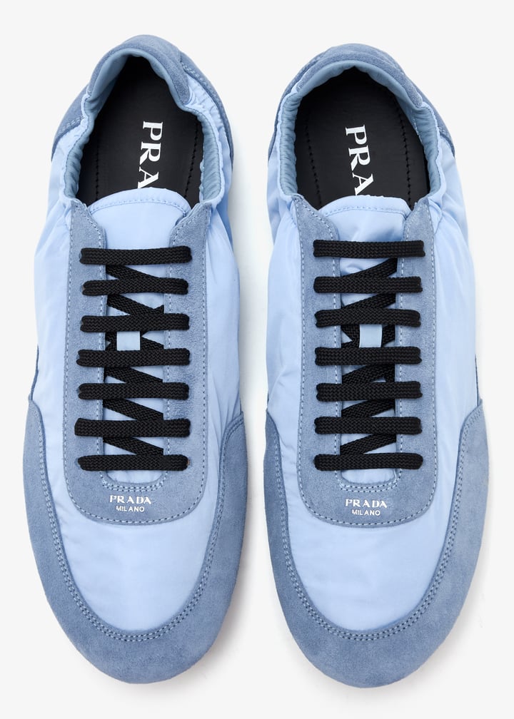 スニーカー PRADA  Sneakers Men Suede Blue Bluette Collapse Re-Nylon and suede elasticized sneakers | PRADA
