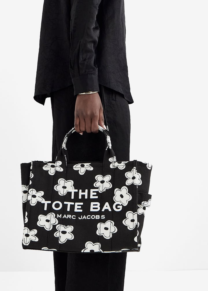 Marc Jacobs☆ THE TOTE BAG Daisy 花柄 ミディアム 人気モデル Marc Jacobs The Daisy Woven Medium Tote Bag | Saks Fifth Avenue