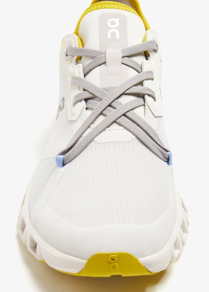 ゆ  On Cloud X 3 AD sneakers for Women - White in UAE | Level Shoes