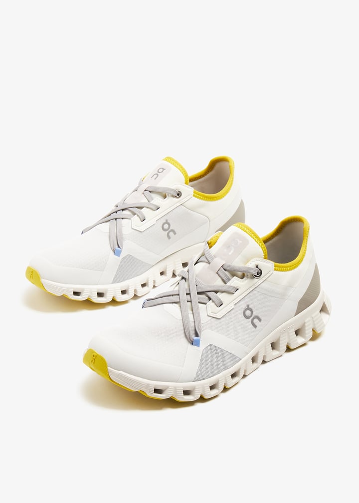 ゆ  On Cloud X 3 AD sneakers for Women - White in UAE | Level Shoes