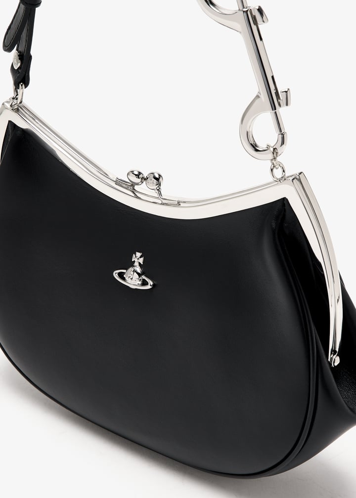 Vivienne Westwood ブラック Charm Frame バッグ Charm Frame Purse in BLACK | Vivienne Westwood®