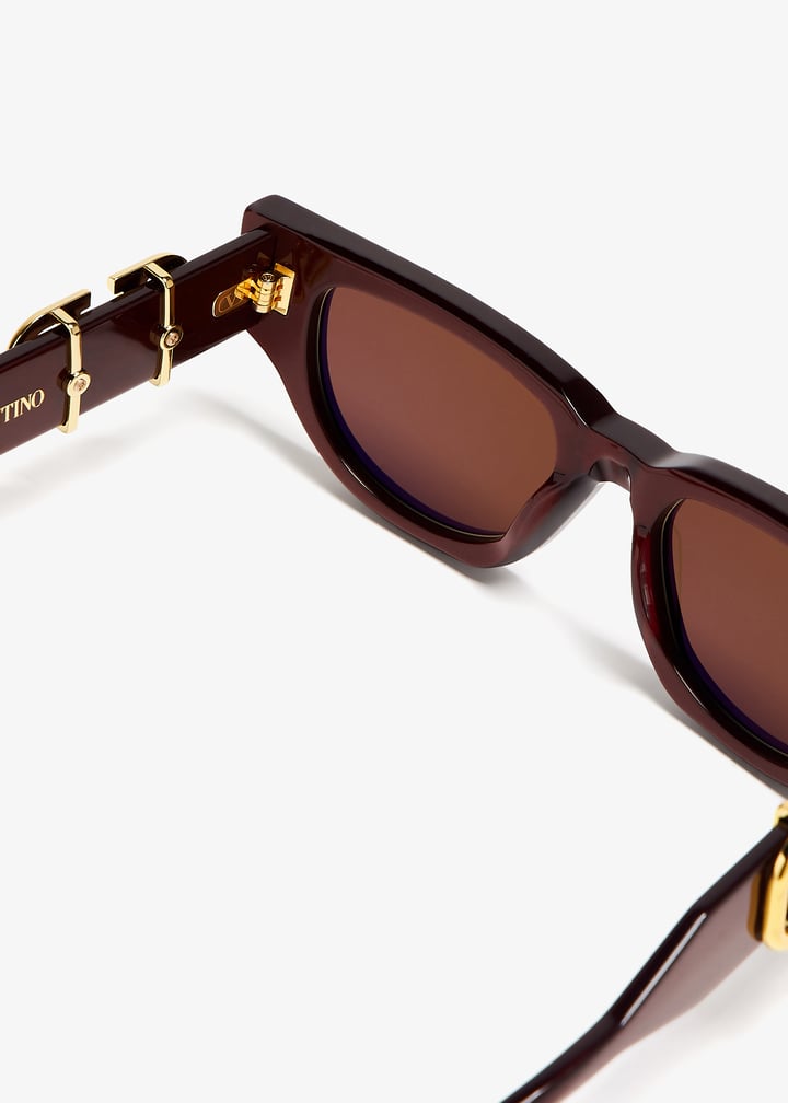 サングラス VALENTINO GARAVANI Woman Sunglasses Brown VALENTINO GARAVANI EYEWEAR V-shape Rectangular Sunglasses