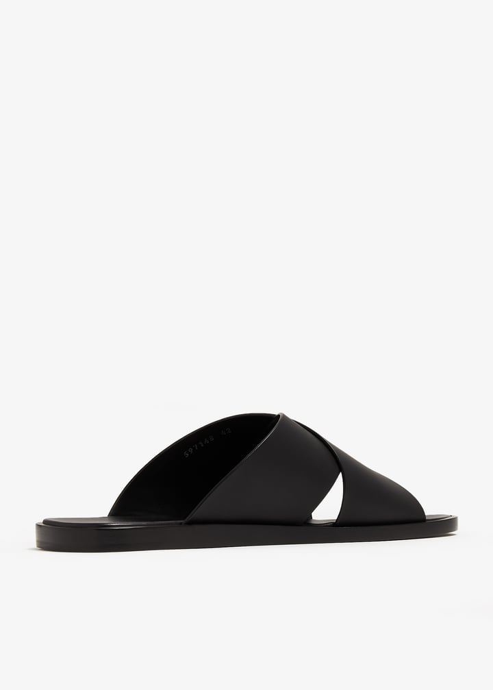 597148waay21000_4.jpg?ts=20240127034015