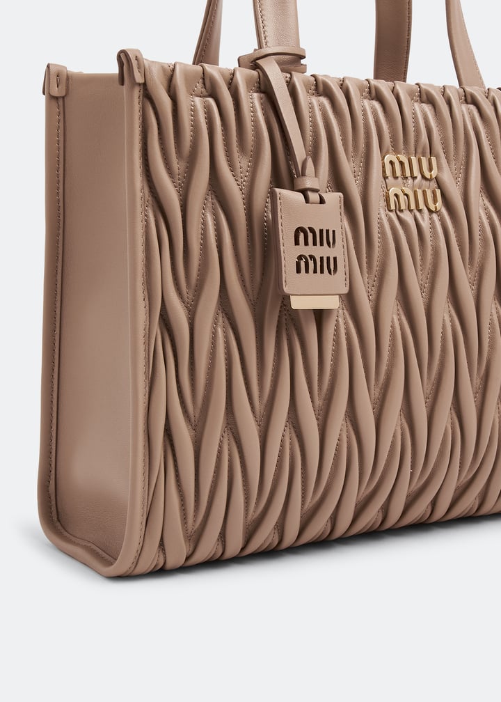 MAHIYA sla Pearl Leather Baby Bag 新品未使用 MAHIYA sla Pearl Leather Baby Bag 新品未使用