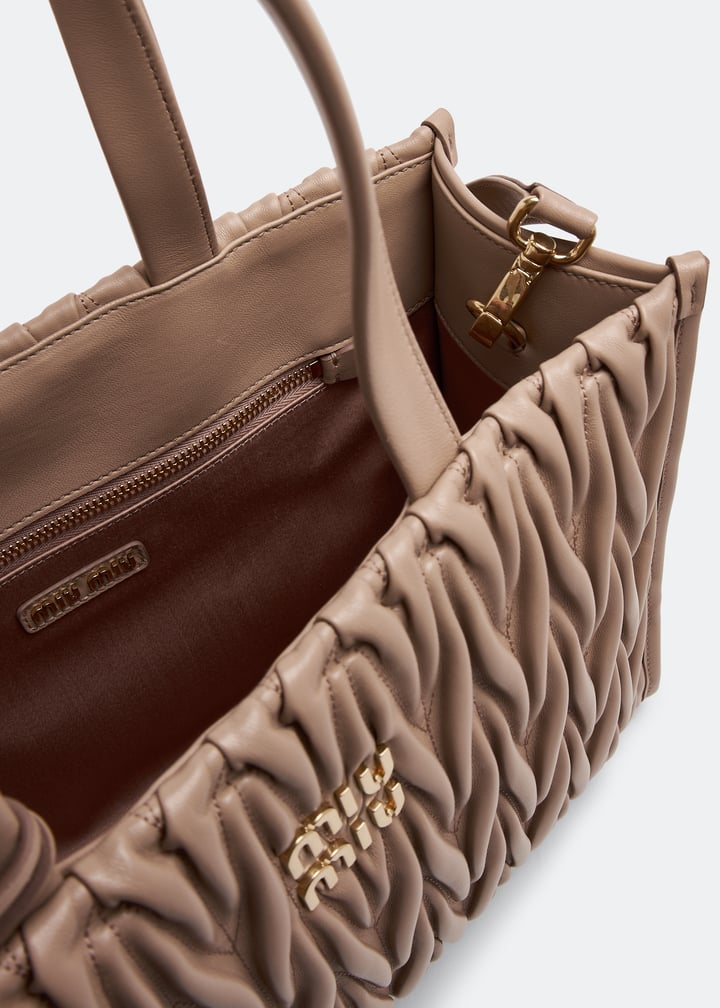 MAHIYA sla Pearl Leather Baby Bag 新品未使用 Miu Miu Matelassé nappa leather tote bag for Women - Beige