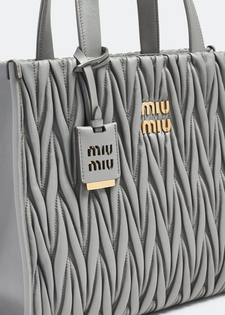 Miu Miu トートバッグ ロゴ入り・GRAY MIU MIU - 新品 ミュウミュウ MIU MIU トートバッグ グレー