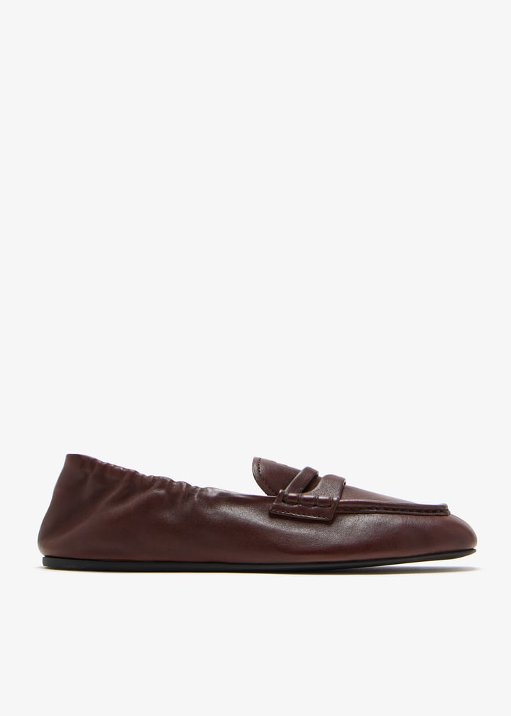 【関税&送料込】Miu Miu Beige Suede Loafers Miu Miu Loafers | italist