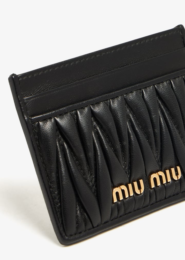 【MIU MIU】Matelasse Zipper Card Holder/全国送料無料 Miu Miu Matelassé top zip card holder - Pink | 5MB006N88028