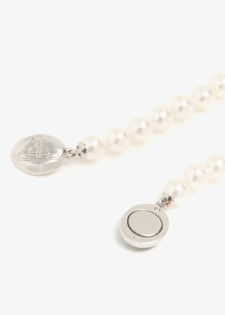 Vivienne Westwood Loelia necklace for Women - White in UAE Vivienne Westwood Loelia necklace for Women - White in UAE