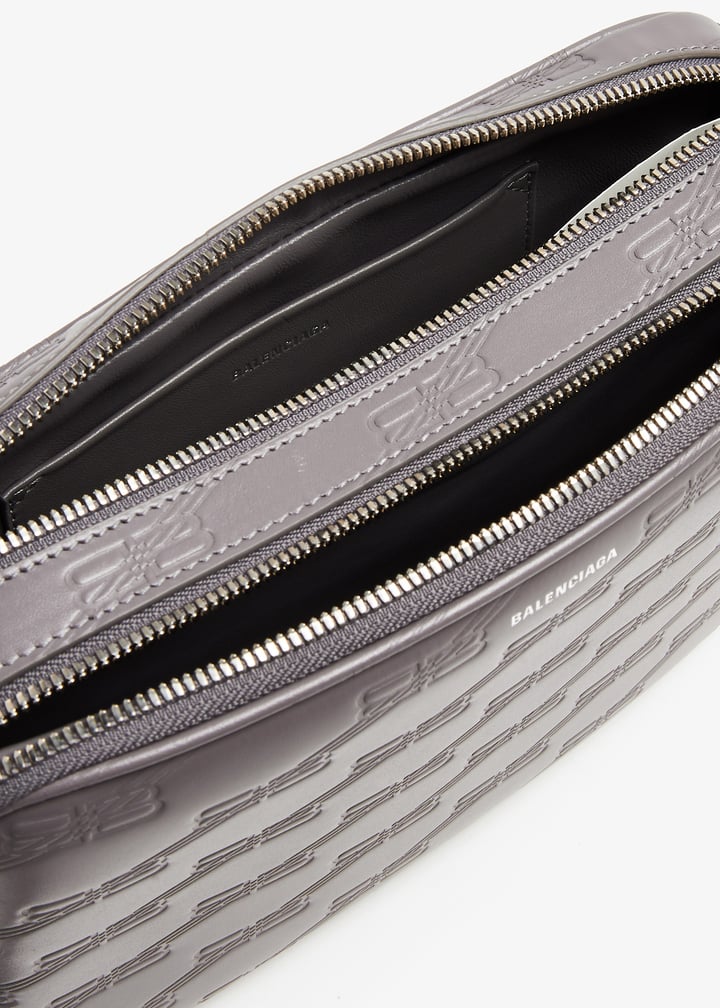 お買い得！！★ Balenciaga ★ Signature ダブルジップ ポーチ Balenciaga Signature double zip pouch for Men - Grey in UAE