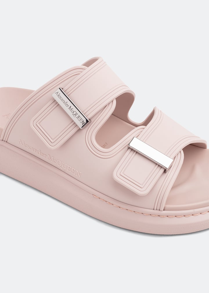 ALEXANDER MCQUEEN｜SLIPPERS (658063 W4Z51 4677) Alexander McQueen Flip-flops `Hybrid` | Women's Shoes | Vitkac