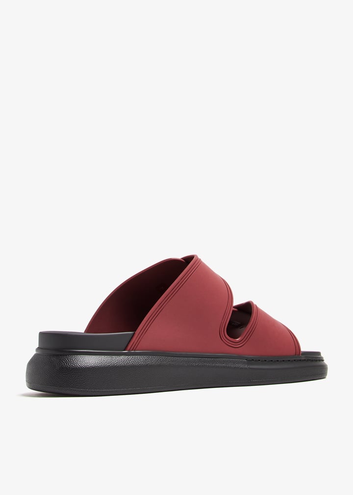 サンダル ALEXANDER MCQUEEN Men Sandals Brown 663563W4Z53 2405 McQueen Hybrid sandals for Men - Burgundy in UAE | Level Shoes