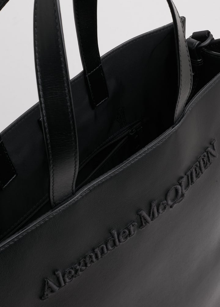特価/Alexander McQueen NORTH SOUTH /トートバッグ McQueen North South tote bag for Men - Black in UAE | Level