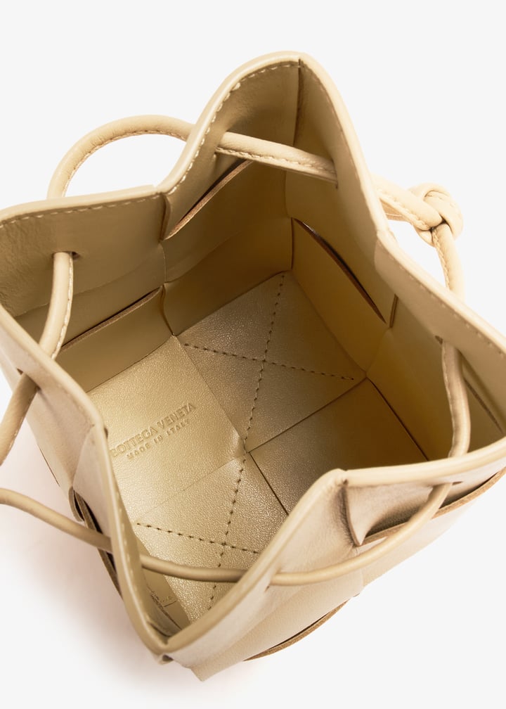 ショルダーバッグ・ポシェット BOTTEGA VENETA CASSETTE BUCKET BAG BOTTEGA VENETA】CASSETTE BUCKET BAG (BOTTEGA VENETA