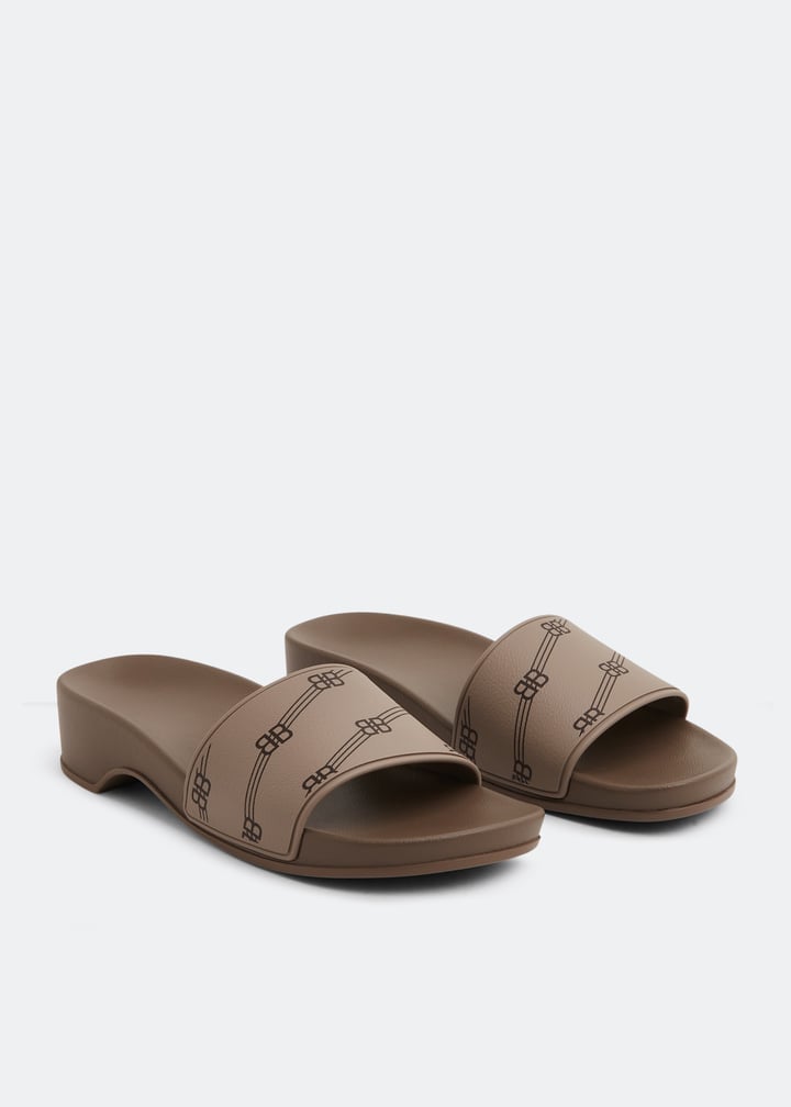 Balenciaga Pool clog slide sandals for Women - Beige in UAE