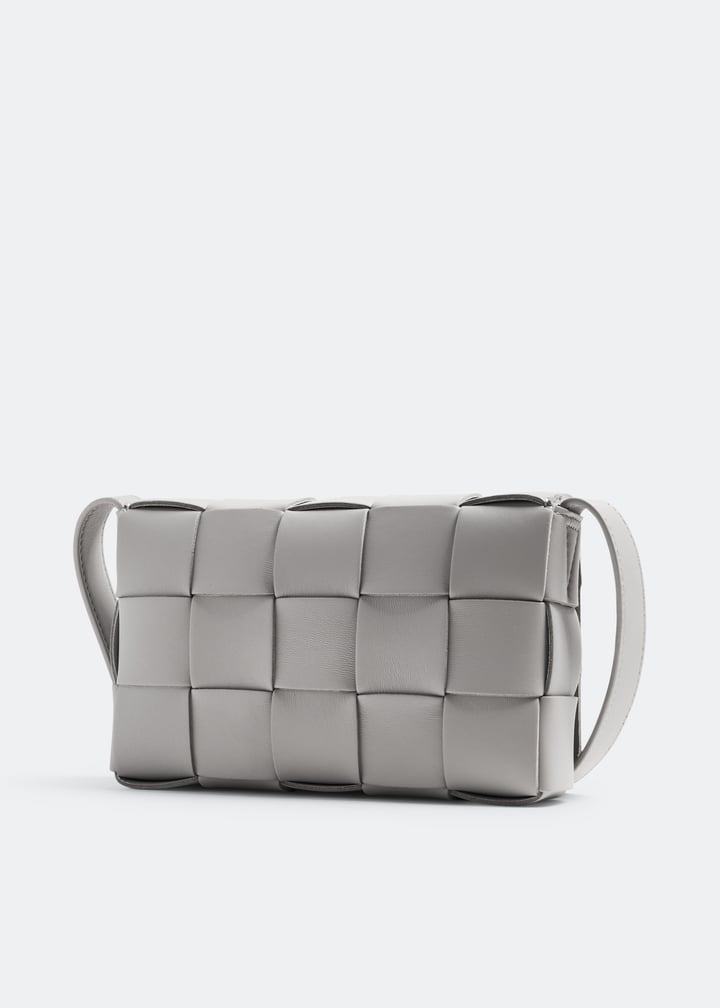 ☆Precious掲載☆BOTTEGA VENETA 23SS新作 SMALL CASSETTE Bottega Veneta® Small Cassette in White. Shop online now.