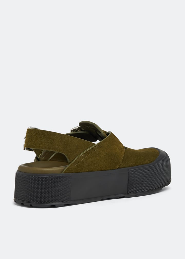★Alexander McQUEEN★Mount Slick Sandals Green 735803WHXK533 McQueen Mount Slick sandals for Men - Green in UAE | Level Shoes