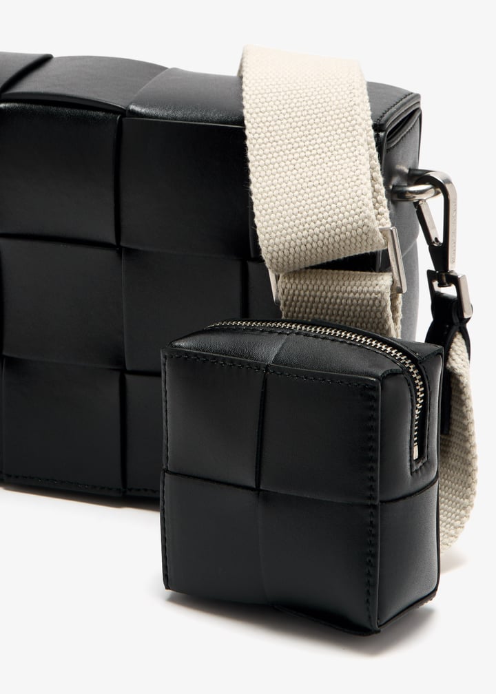 Bottega Veneta Cassette versatile strap bag for Men - Black