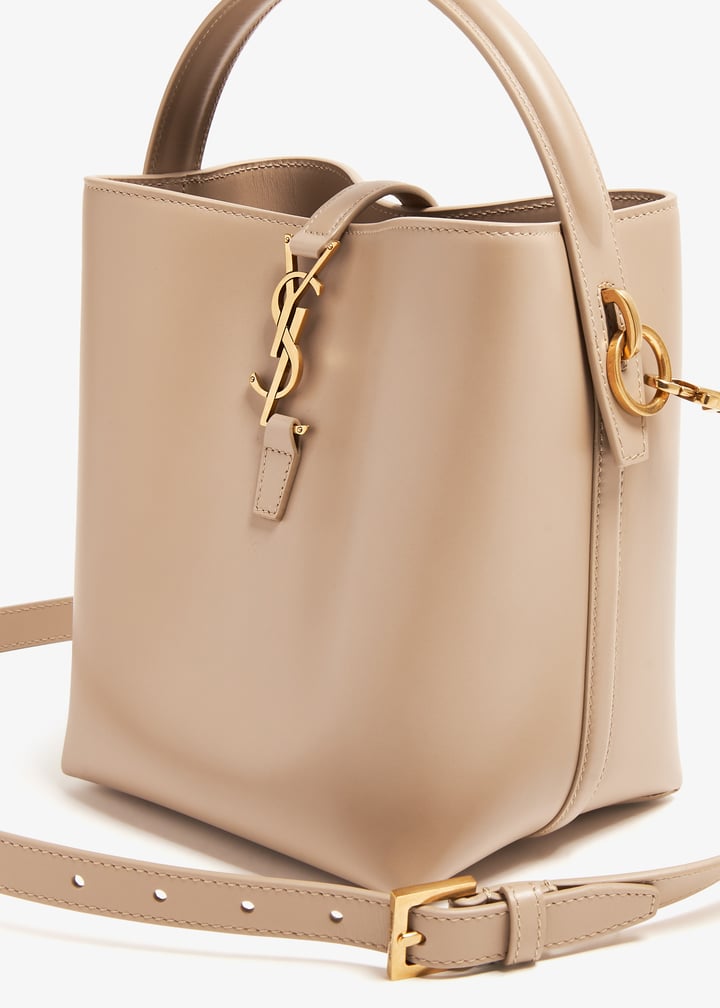 24AW new/Saint Laurent Le 37スモールバケットバッグ Bag Camel SAINT LAURENT Le 37 small leather bucket bag | NET-A-PORTER