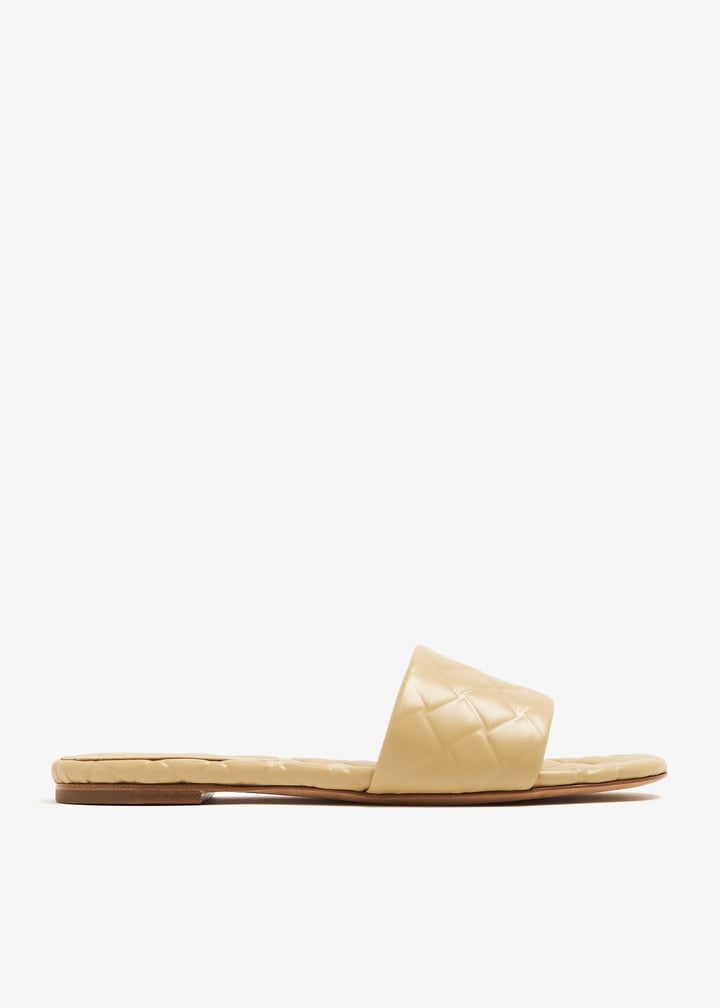 BOTTEGA VENETA イントレチャート AMY フラット ミュール*BEIGE Bottega Veneta | Amy Heeled Mule – Kirna Zabête